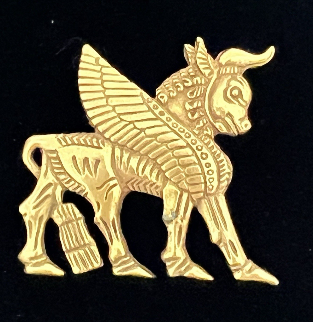 Signed MMA 1977 Metropolitan Museum of Art Ancient Lamassu Brooch Pendant VTG